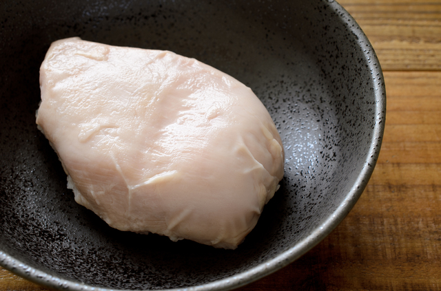 サラダチキンはダイエットにも有効?