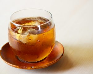 熱中症対策に麦茶は最適な飲み物？夏の室内での水分補給におすすめ